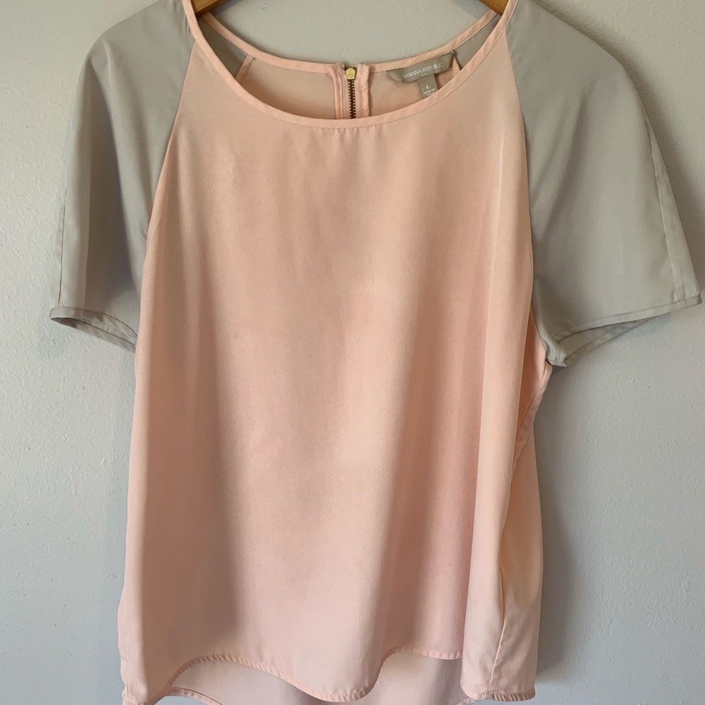 💰🌟 2/$15 BR Pink & Grey Top w/ Back Zip Detail